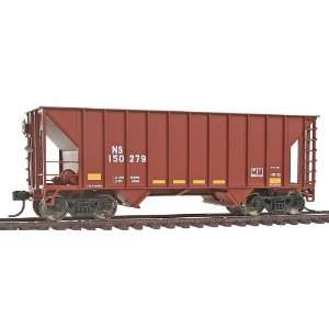 Walthers Gold Line® HO Greenville 100 Ton 2 Bay Hopper Ready to Run 