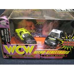   NWO Limited Edition 2 Car Set 164 Scale Main Event 1999 Toys & Games