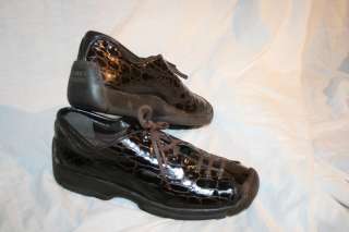 STUART WEITZMAN Faux Croc Sneaker Shoes Women 7.5  