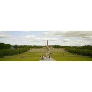 Tourists in a Park, Vigeland Sculpture Park, Frogner Park, Oslo, Oslo 