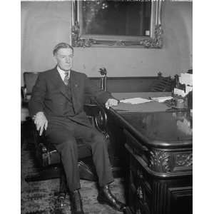 1925 photo Vice President Dawes in Capitol, [3/19/25]  