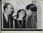 1963 Liza Minelli is greeted by father Vincent Minelli 