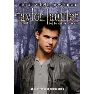  2011 Guys Calendars Taylor Lautner   12 Month   42.4x29 
