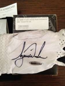 TIGER WOODS SIGNED UDA TOURNAMENT WORN AUTOGRAPH NIKE GAME USED GLOVE 