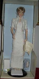 FRANKLIN MINT DIANA PRINCESS OF WALES PORTRAIT DOLL IN WHITE PEARL 