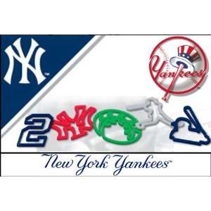  New York Yankees Logo Bandz (20 Pack) 