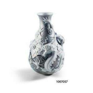  dragon bud vase platinum background by lladro