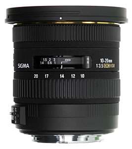 This super wide angle lens has a maximum aperture of F3.5 throughout 