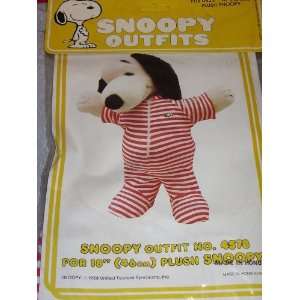   Snoopy   Christmasy Striped Sleepers Pajamas Outfit Toys & Games