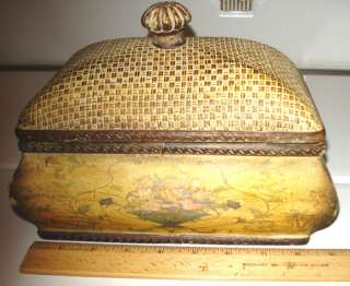   Unusual Rare Wooden Trinket Box, Top looks Weaved over Wood HTF  