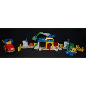  Fisher Price Little People Construction Set Everything 
