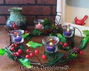 HOLLY BERRY ADVENT WREATH W/Glass Cups VOTIVE TEALIGHT  
