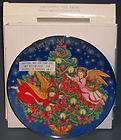 VINTAGE AVON COLLECTIBLE PLATE   TRIMMING THE TREE 1995 CHRISTMAS 