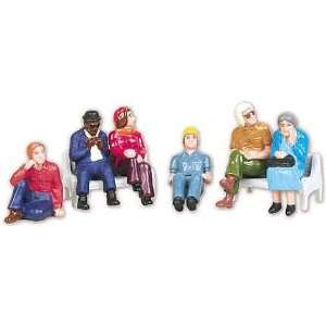  K Line K 42304 O Scale Sitting Figures, painted (6 + bench 