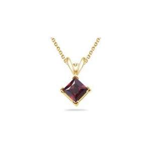  0.73 Cts Garnet Solitaire Pendant in 18K Yellow Gold 