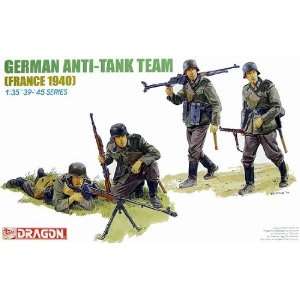   35 German Anti Tank Team France 1940 (Plastic Models) Toys & Games