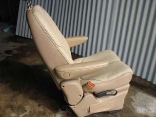 TOWN & COUNTRY CARAVAN SEAT DRIVER LEATHER VOYAGER  