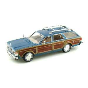    1979 Chrysler LeBaron Town & Country Wagon 1/24 Blue Toys & Games