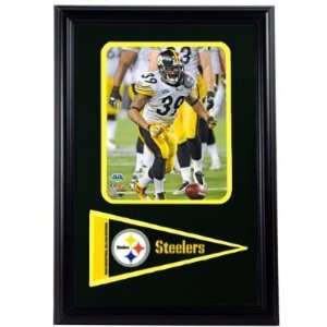   Willie Parker Photograph with Team Pennant in a 12 x 18 Deluxe Ph
