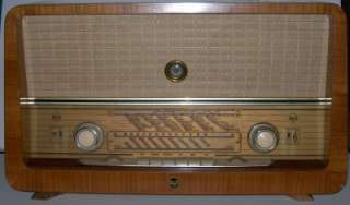   MODEL 67 QR 73 FM W SHORT WAVE TUBE RADIO MADE IN GERMANY