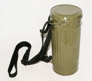 GERMAN GAS MASK CANISTER CONTAINER AND STRAP  31378  