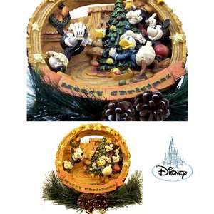  Disney Wood Look Donald, Mickey, Goofy Wreath Everything 