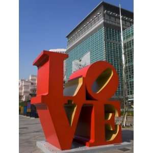 Love Sculpture by Robert Indiana, 101 Tower, Taipei 