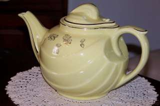 Hall China   6 cup Tea Pot w/ Lid   Gold on Yellow 0799  