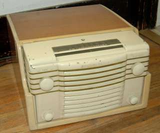 40s Westinghouse Table Top Consolette Type Lift Out Console Radio 